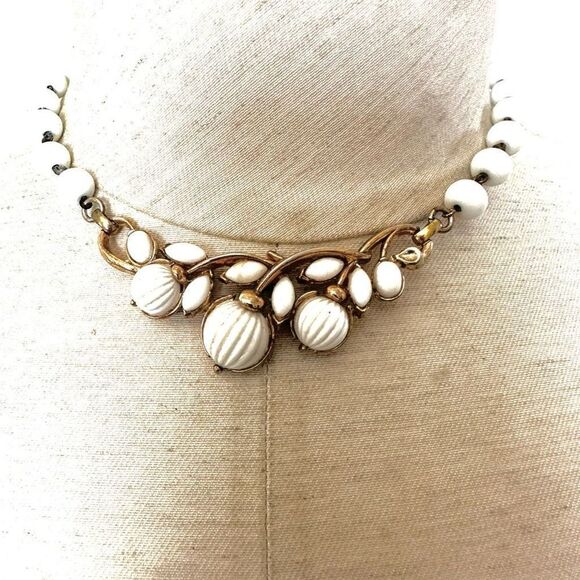 Tirfari  vintage Alfred Philipe white and gold tone necklace - Picture 11 of 13